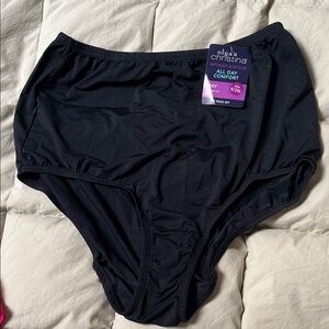 Olga’s Christina black stretch brief.  Size 9/2x NWT